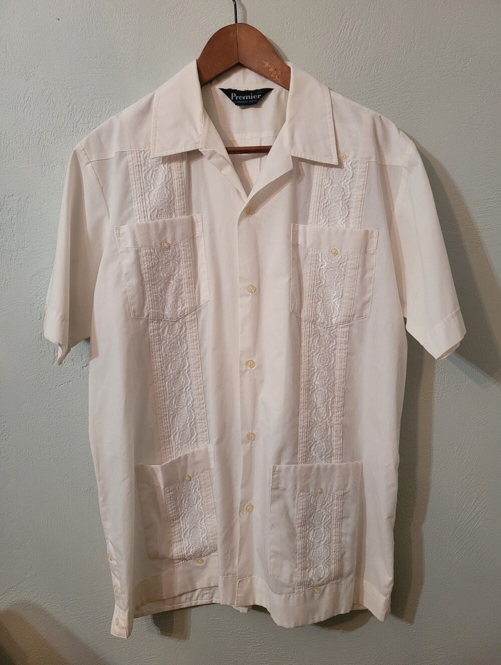 Premier Vintage Embroired Guayabera Men's Shirt Size Large!